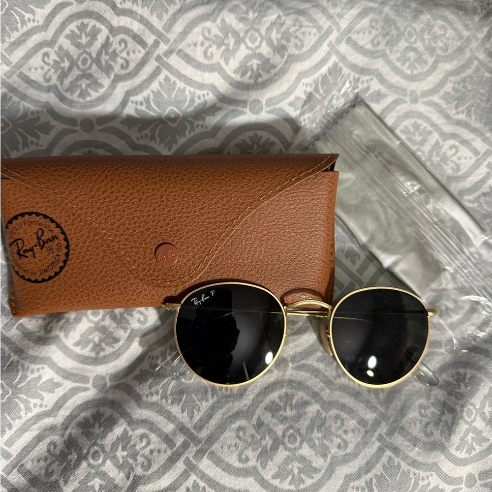 Ray-Ban Gold Frame Sunglasses with Brown Case